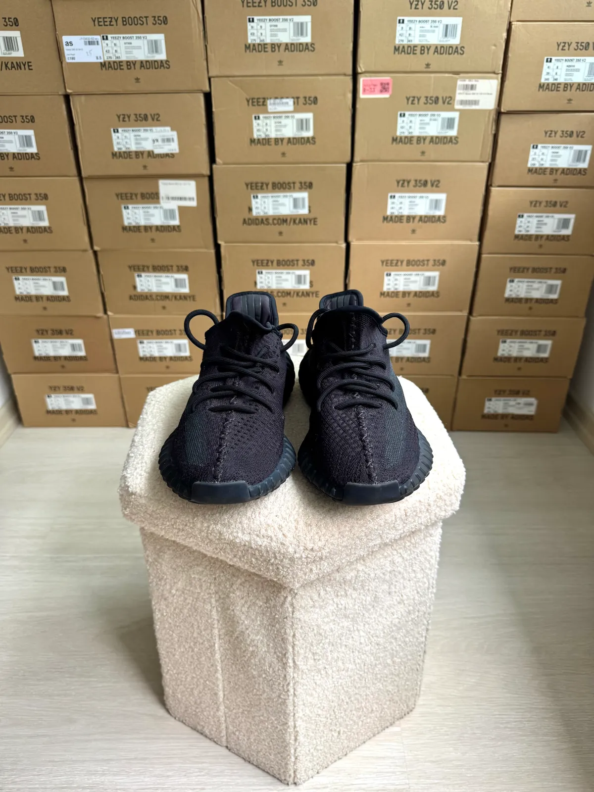 Yeezy Boost 350 V2 Onyx — mărimea 42 — foto 2