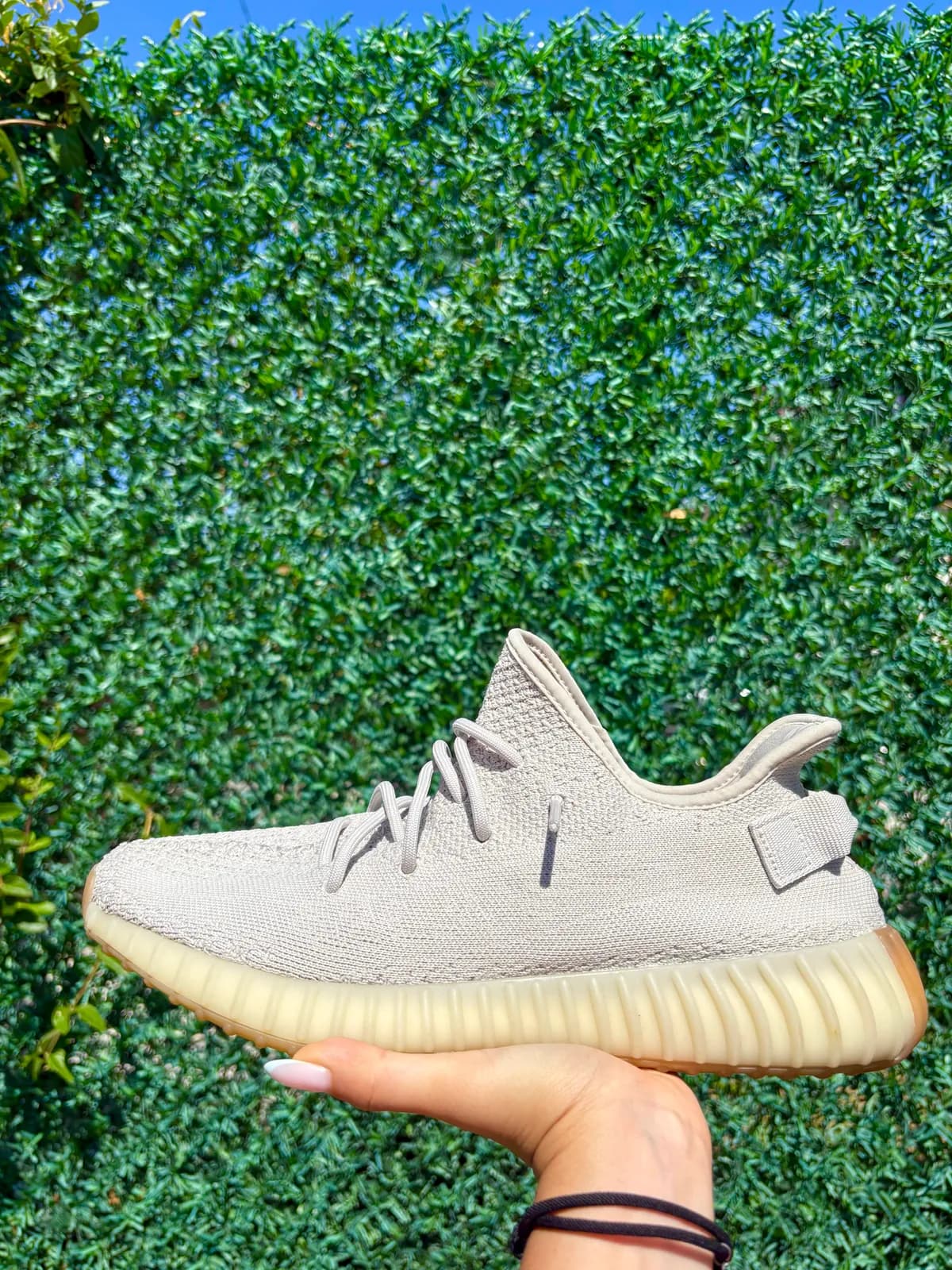 Yeezy Boost 350 V2 Sesame — mărimea 45 1/3 — foto 1