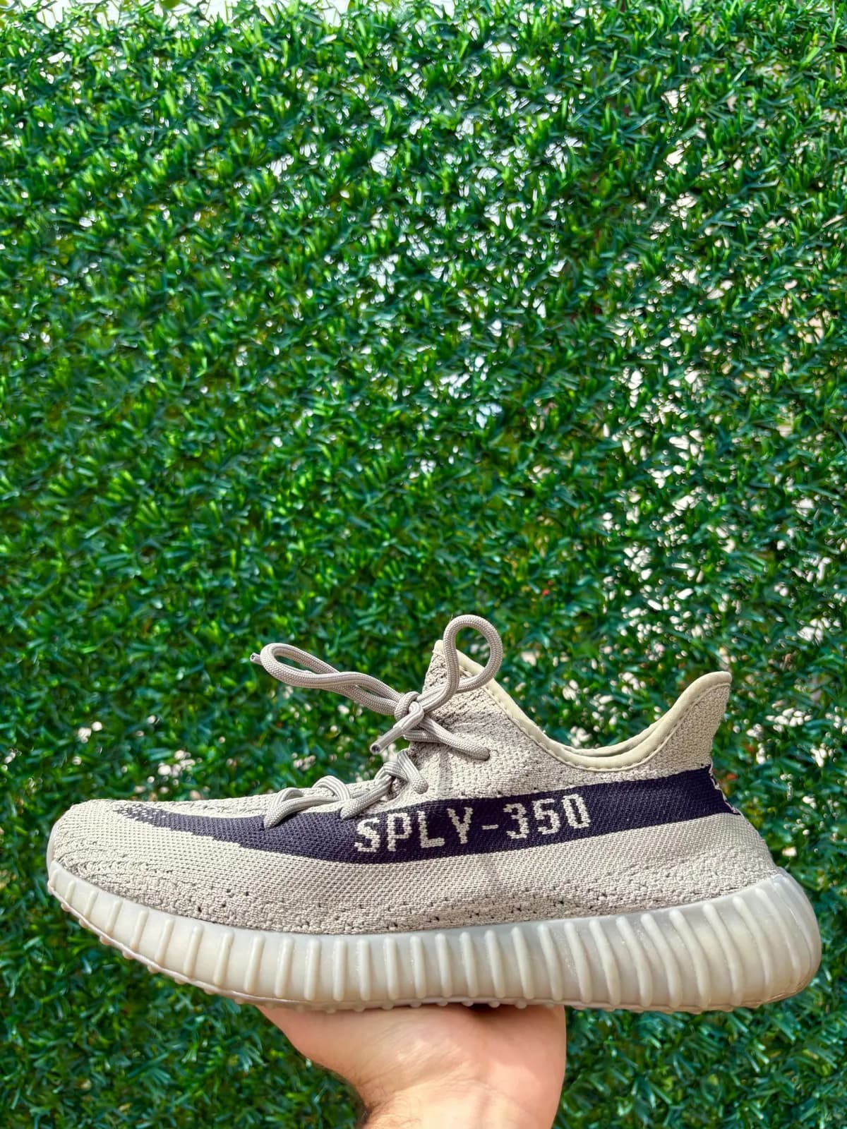 Yeezy Boost 350 V2 Granite — mărimea 45 1/3 — foto 1