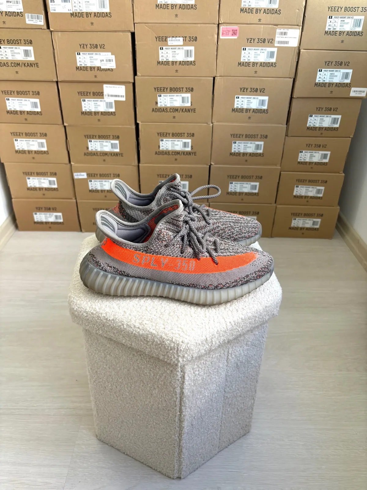 Yeezy Boost 350 V2 Beluga Reflective — mărimea 42 — foto 3