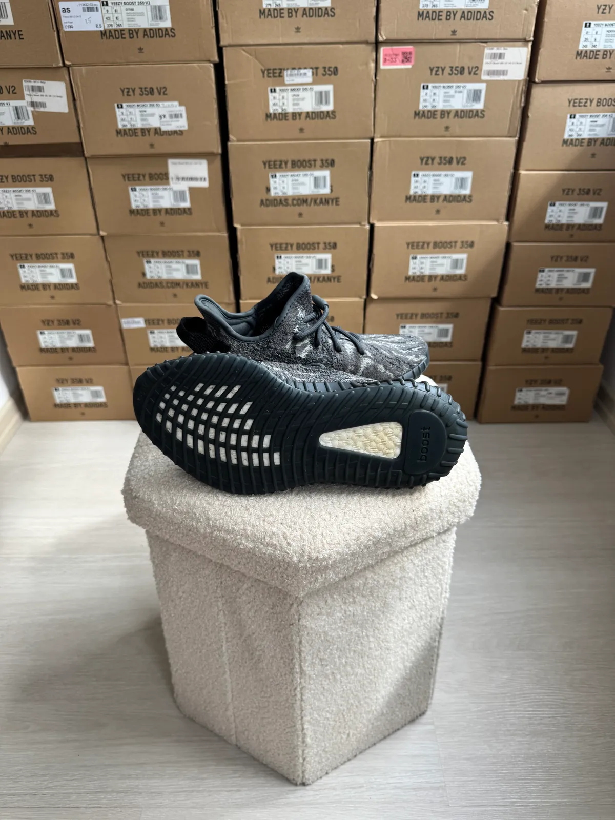 Yeezy Boost 350 V2 Dark Salt — mărimea 40 — foto 4