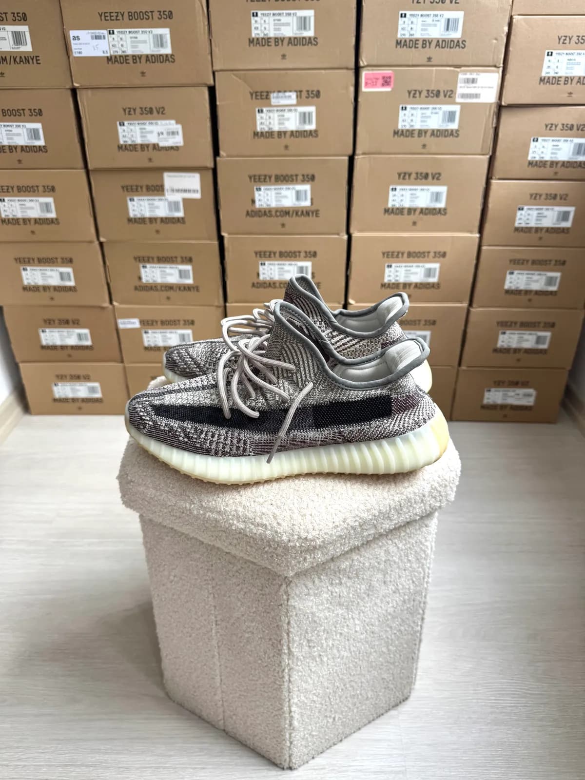 Yeezy Boost 350 V2 Zyon — mărimea 42 2/3 — foto 1