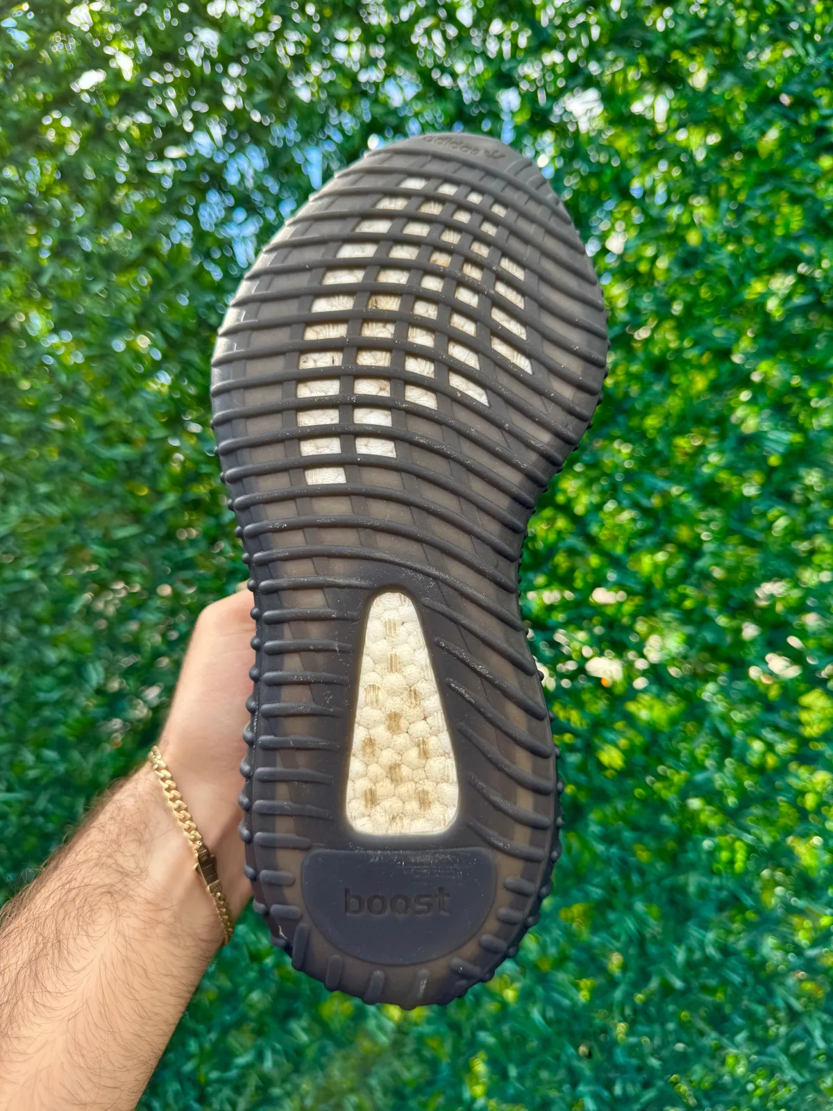 Yeezy Boost 350 V2 Bred — mărimea 41 1/3 — foto 3