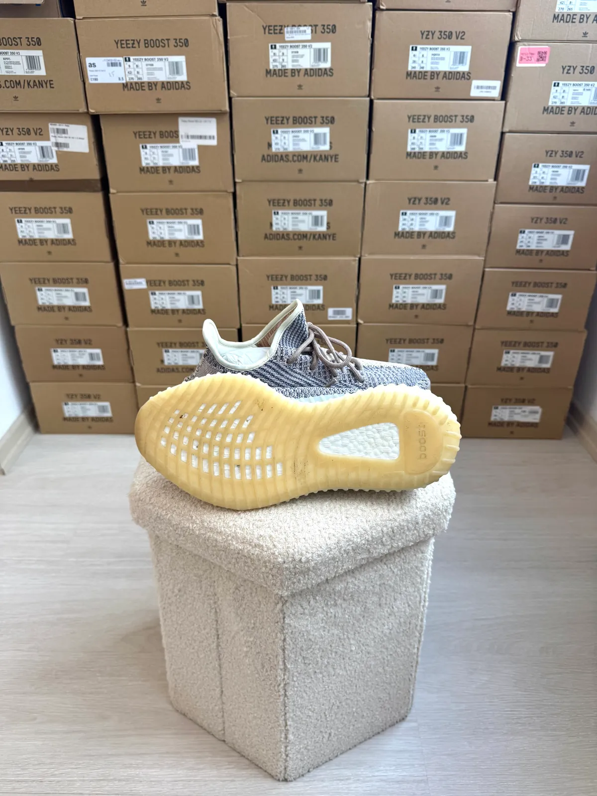 Yeezy Boost 350 V2 Ash Pearl — mărimea 43 1/3 — foto 4