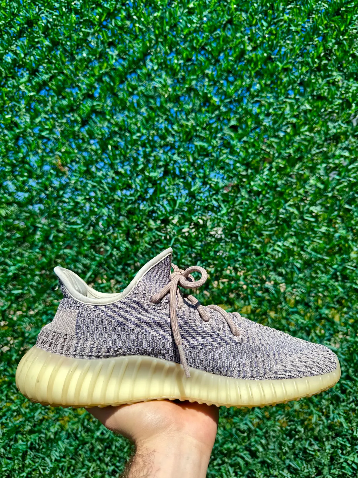Yeezy Boost 350 V2 Ash Pearl — mărimea 42 2/3 — foto 2