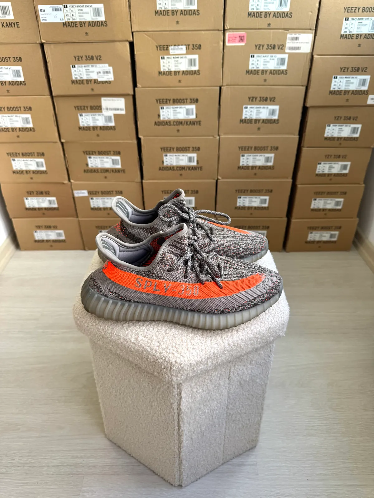 Yeezy Boost 350 V2 Beluga — mărimea 42 — foto 3