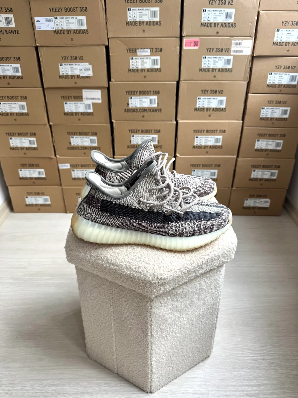 Yeezy Boost 350 V2 Zyon — mărimea 42 2/3 — foto 3