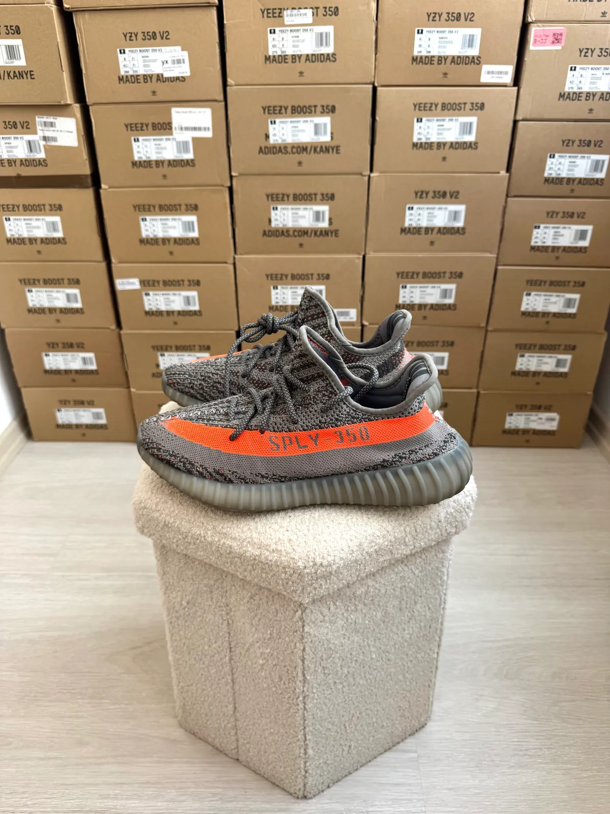 Yeezy Boost 350 V2 Beluga — mărimea 44 — foto 1