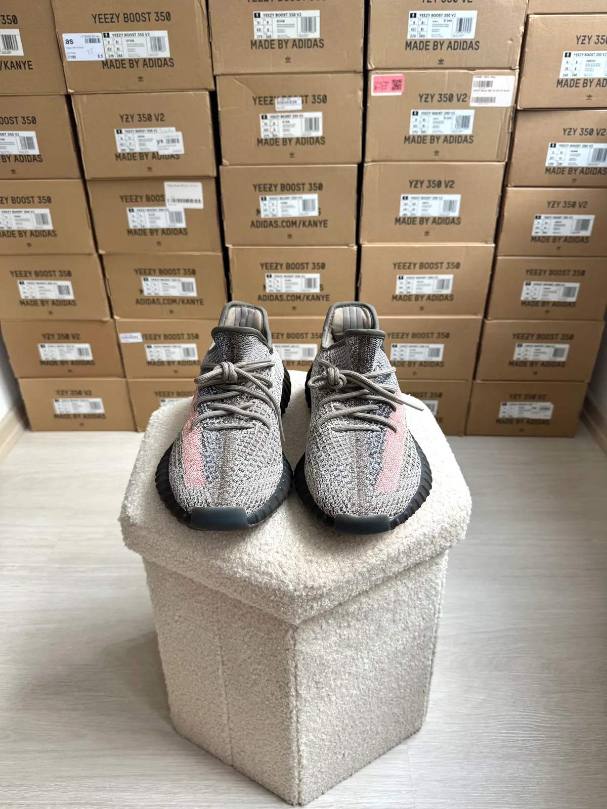 Yeezy Boost 350 V2 Ash Stone — mărimea 43 1/3 — foto 2