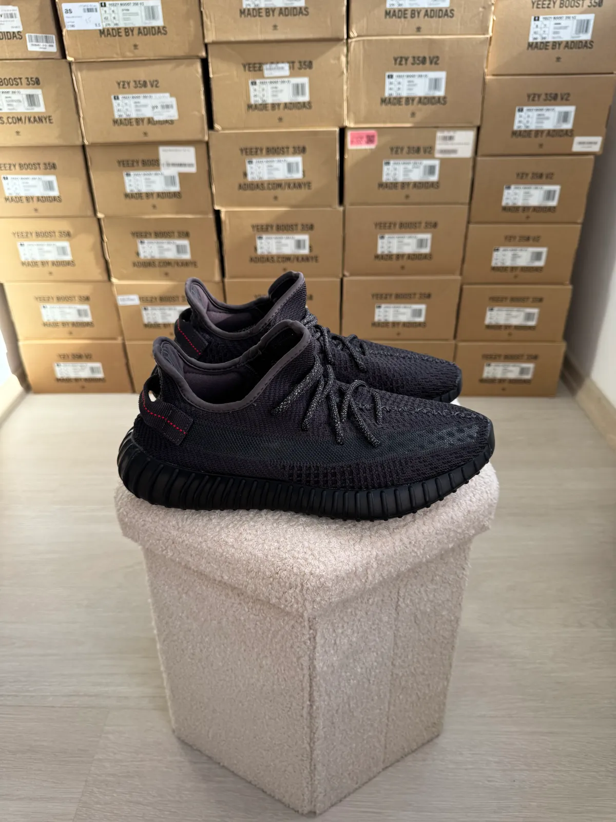Yeezy Boost 350 V2 Black Static — mărimea 43 1/3 — foto 3