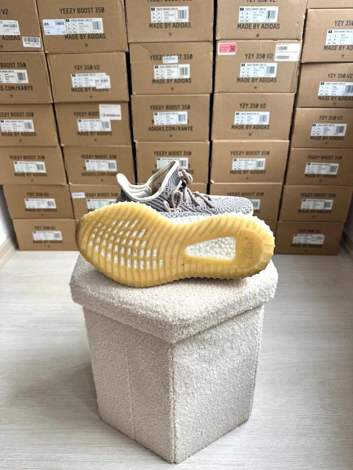 Yeezy Boost 350 V2 Ash Pearl — mărimea 41 1/3 — foto 4