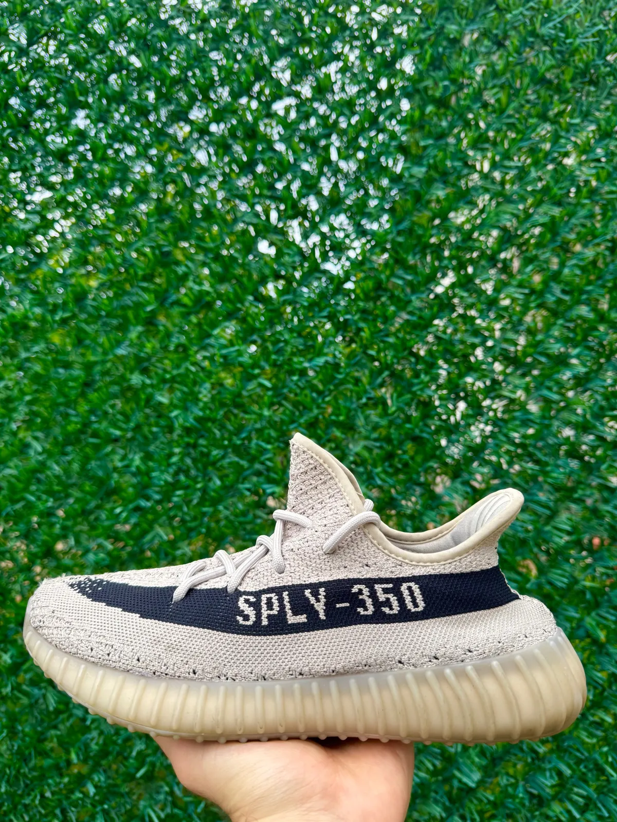 Yeezy Boost 350 V2 Slate — mărimea 41 1/3 — foto 1