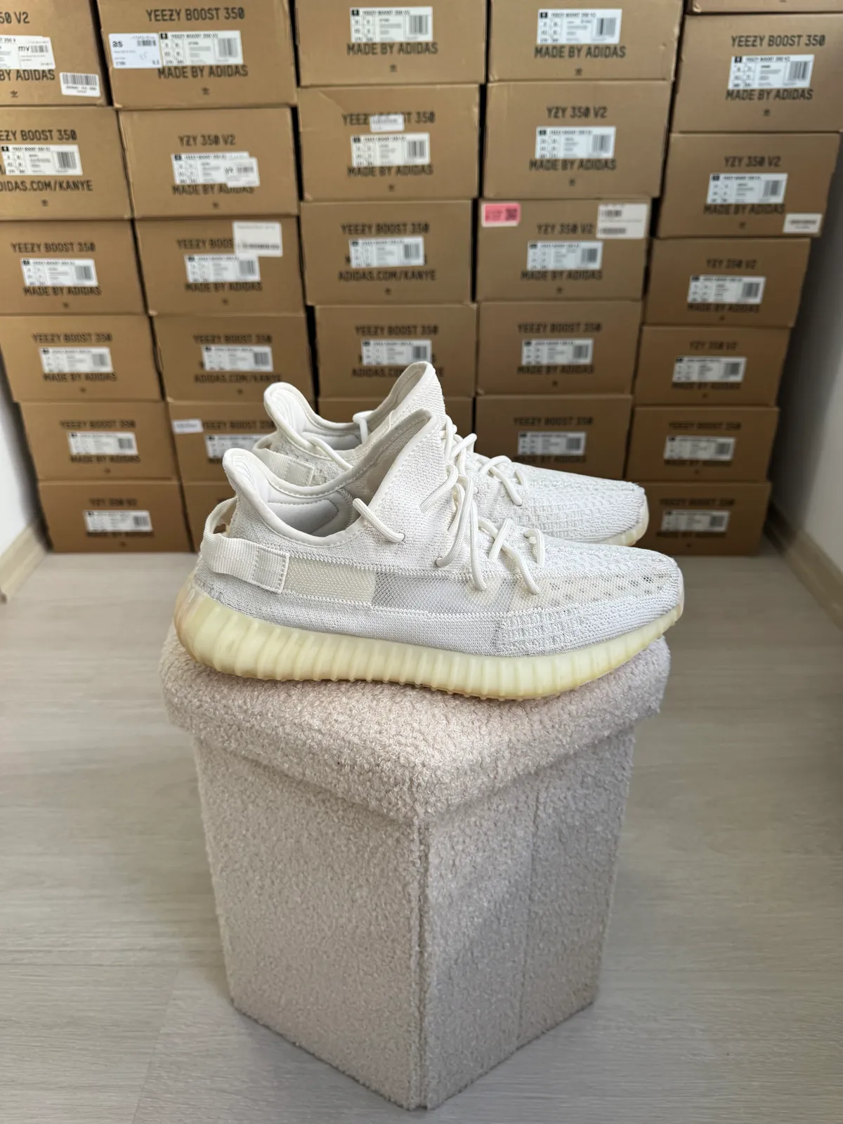 Yeezy Boost 350 V2 Bone — mărimea 44 2/3 — foto 3
