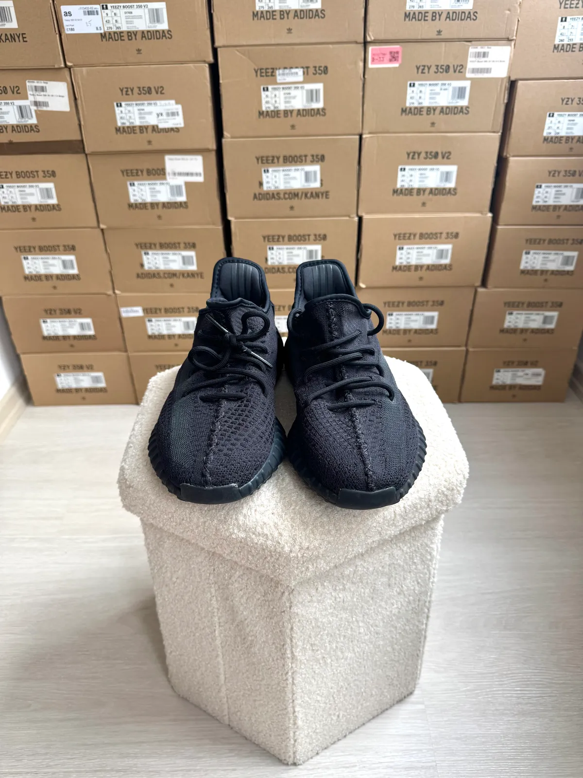 Yeezy Boost 350 V2 Onyx — mărimea 45 1/3 — foto 2