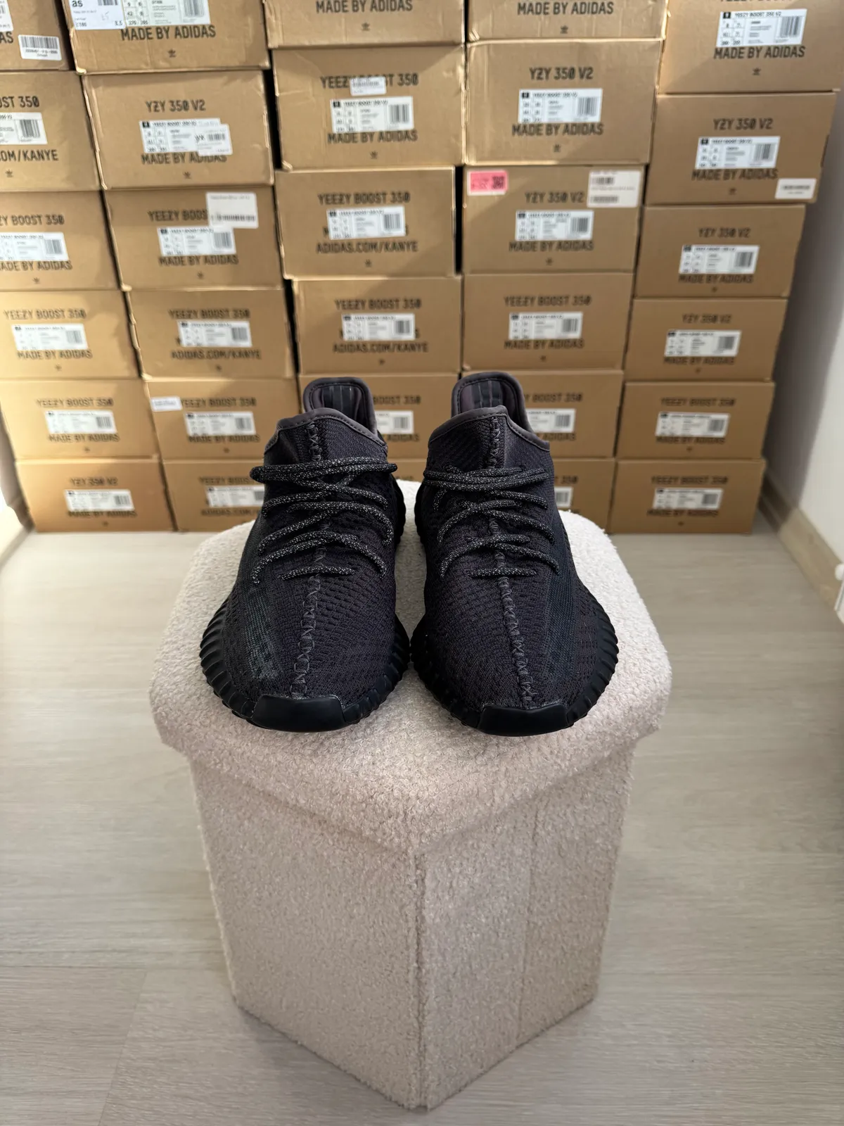 Yeezy Boost 350 V2 Black Static — mărimea 43 1/3 — foto 2