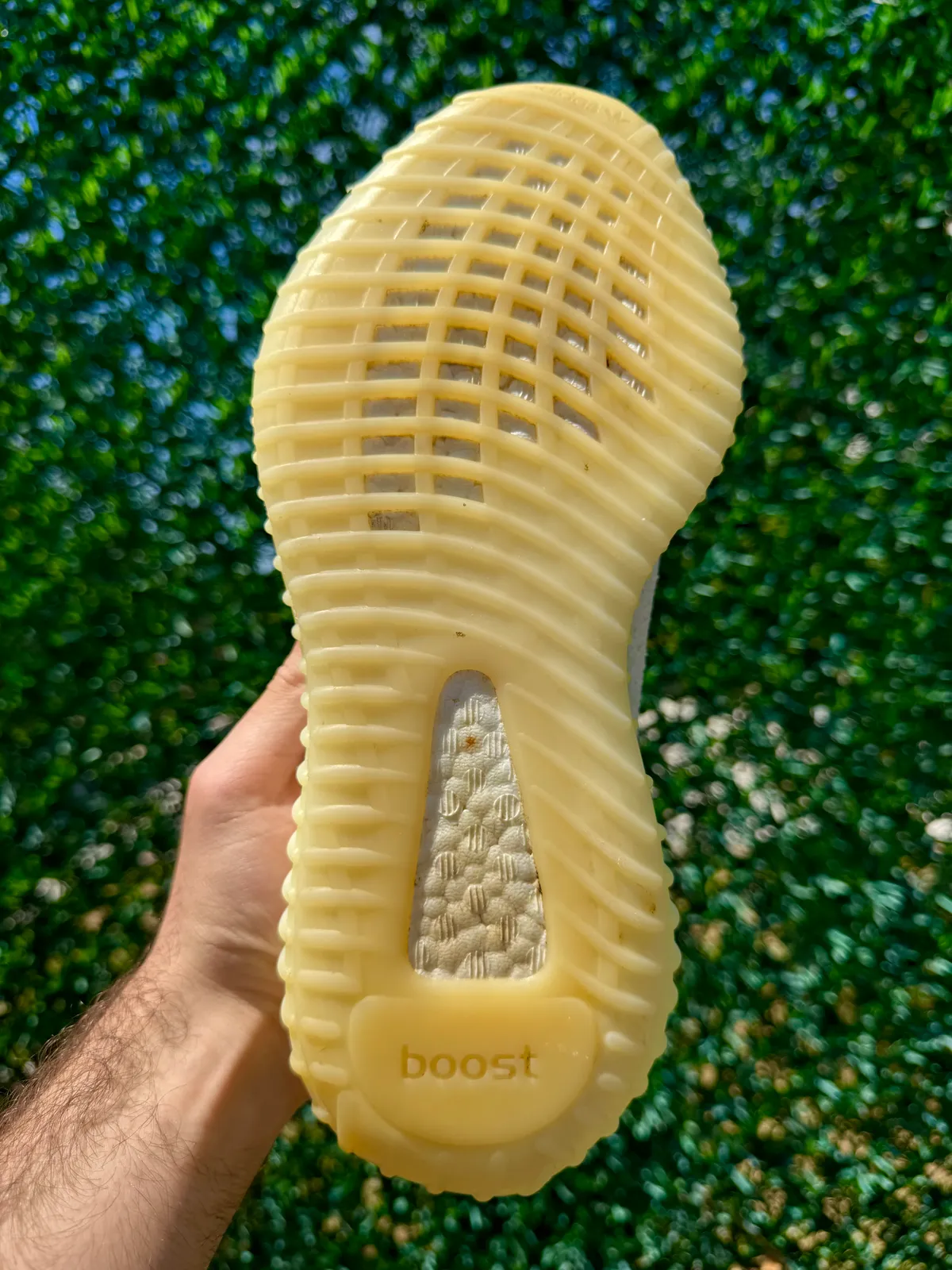 Yeezy Boost 350 V2 Cream / Triple White — mărimea 42 — foto 3