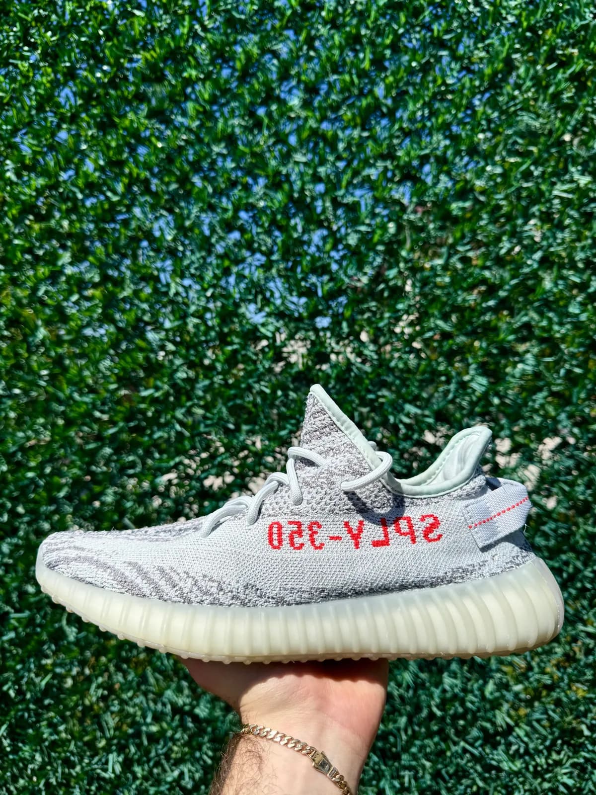 Yeezy Boost 350 V2 Blue Tint — mărimea 42 2/3 — foto 1