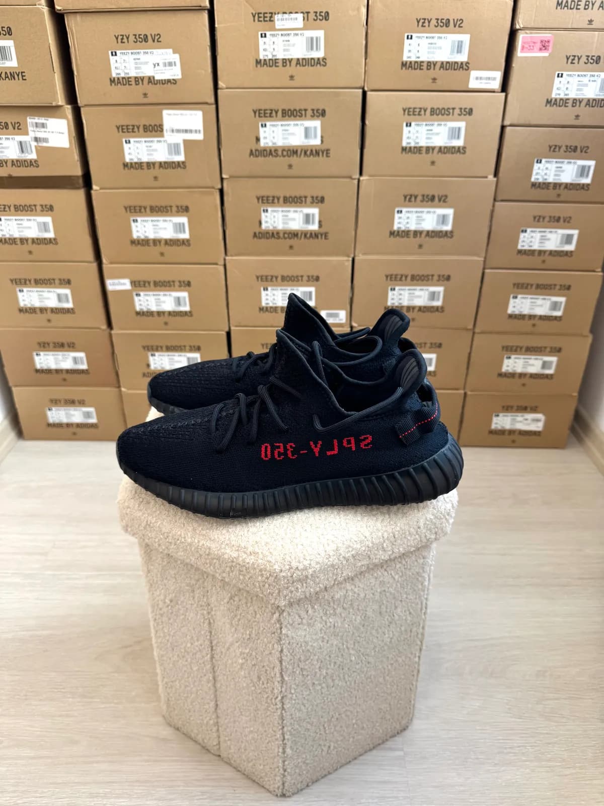Yeezy Boost 350 V2 Bred — mărimea 46 — foto 1