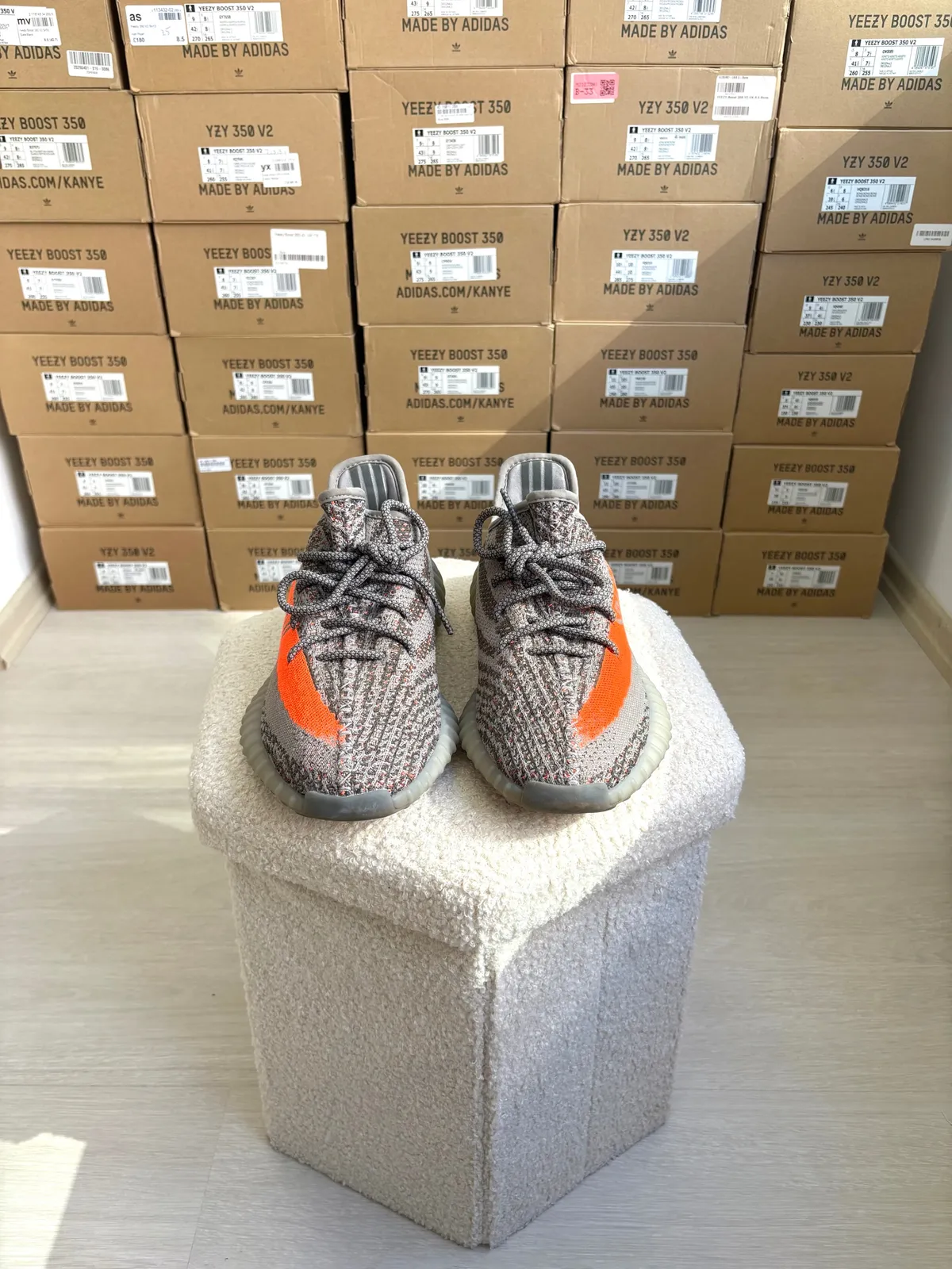 Yeezy Boost 350 V2 Beluga Reflective — mărimea 42 — foto 2