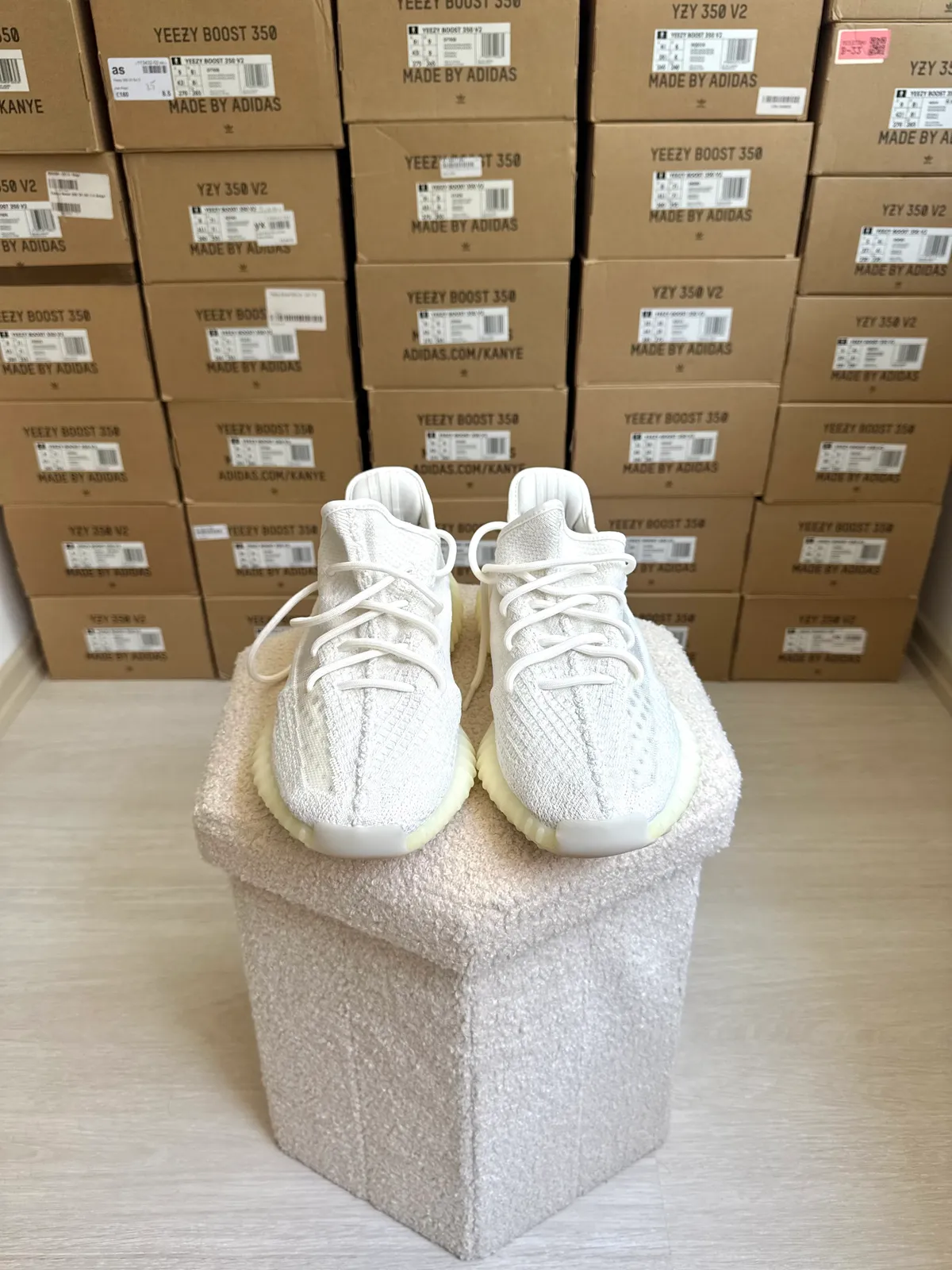 Yeezy Boost 350 V2 Bone — mărimea 46 — foto 2
