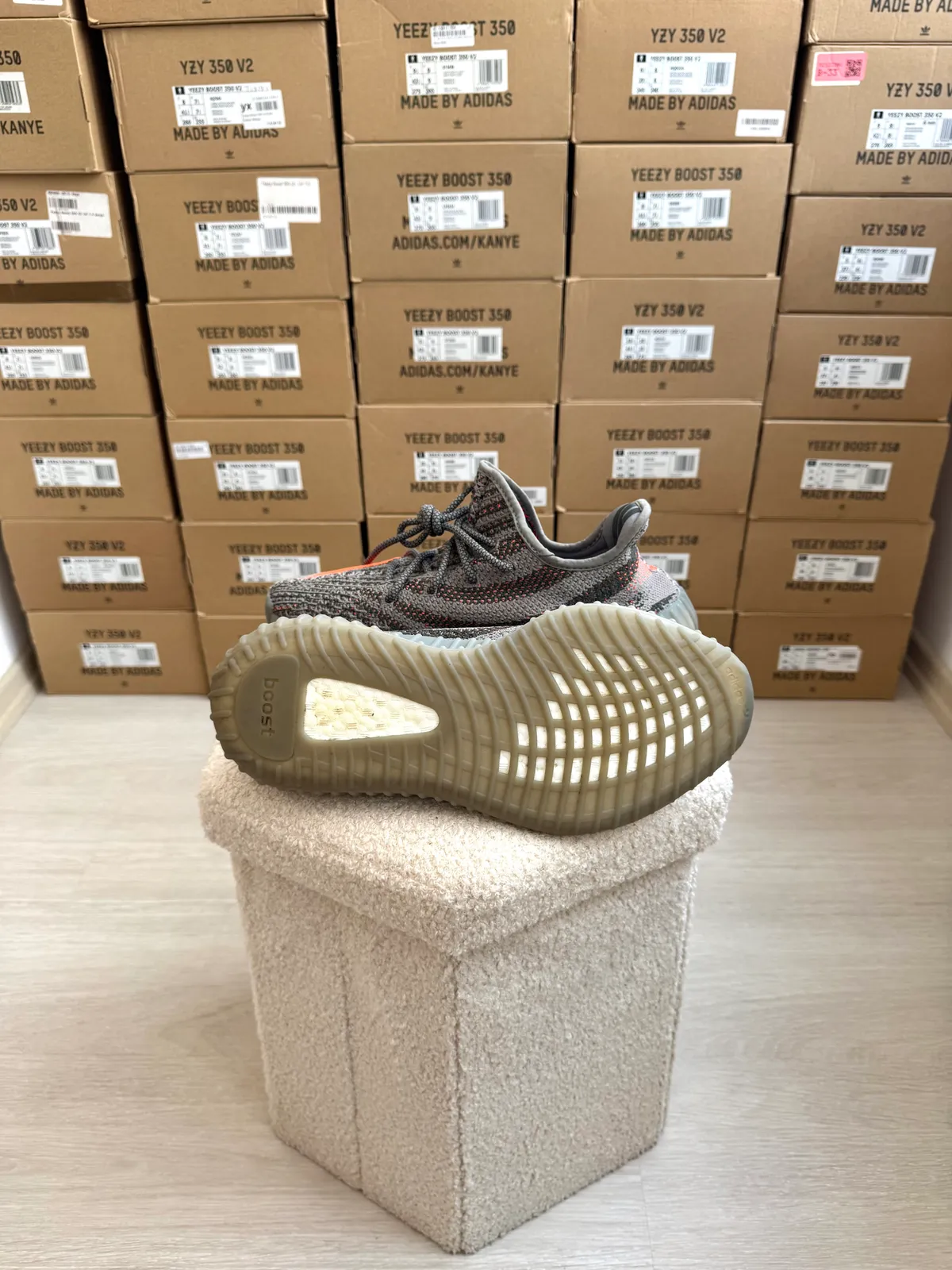 Yeezy Boost 350 V2 Beluga Reflective — mărimea 44 — foto 5