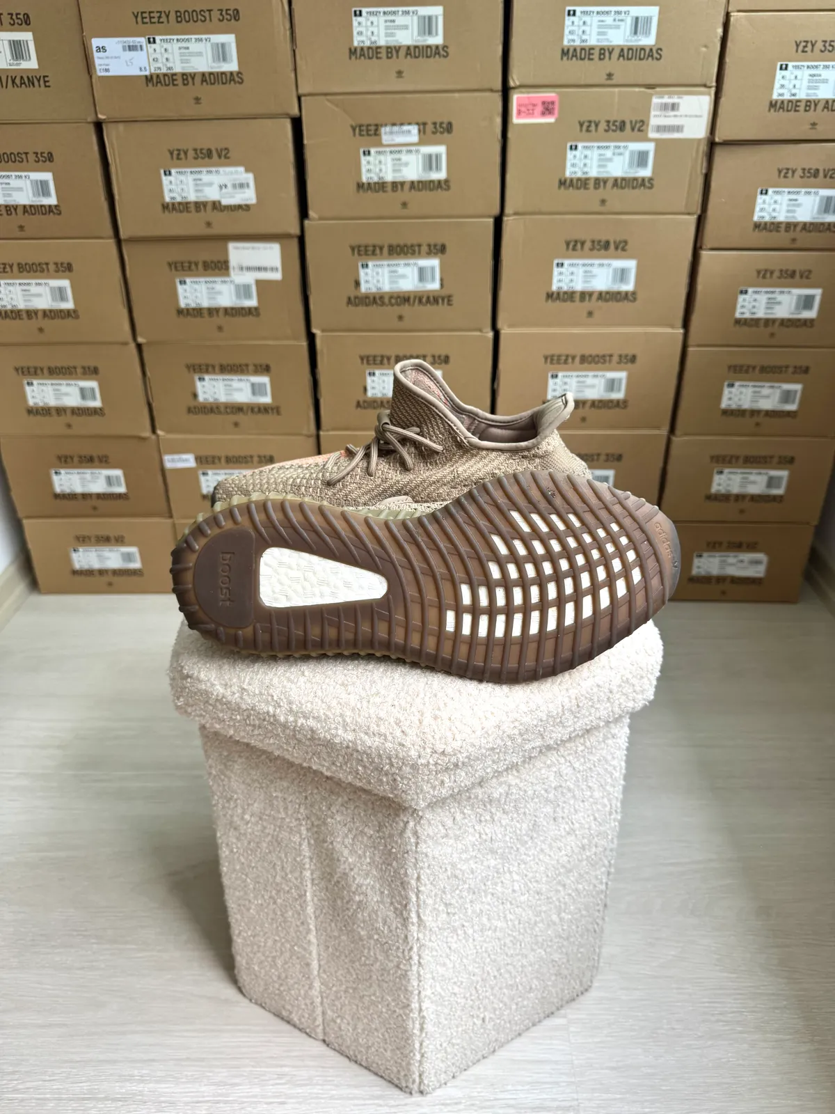 Yeezy Boost 350 V2 Sand Taupe — mărimea 44 2/3 — foto 4