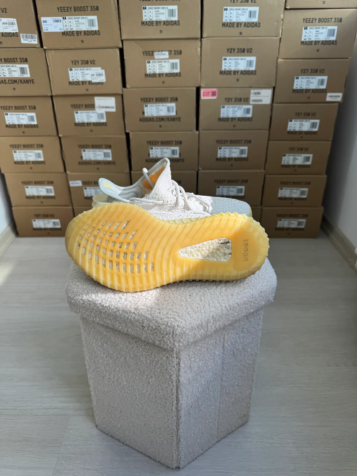 Yeezy Boost 350 V2 Light — mărimea 43 1/3 — foto 4