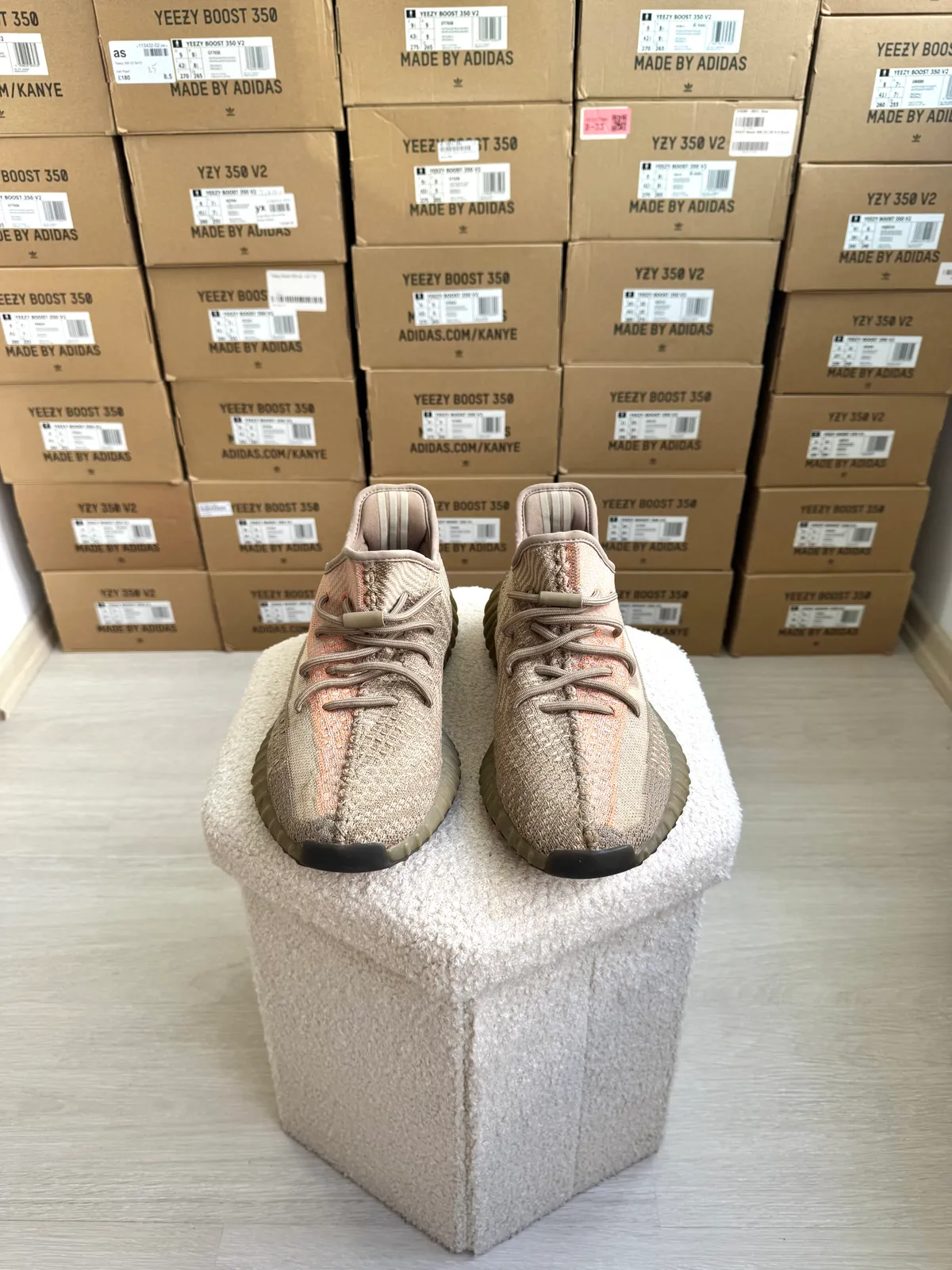 Yeezy Boost 350 V2 Sand Taupe — mărimea 43 1/3 — foto 2