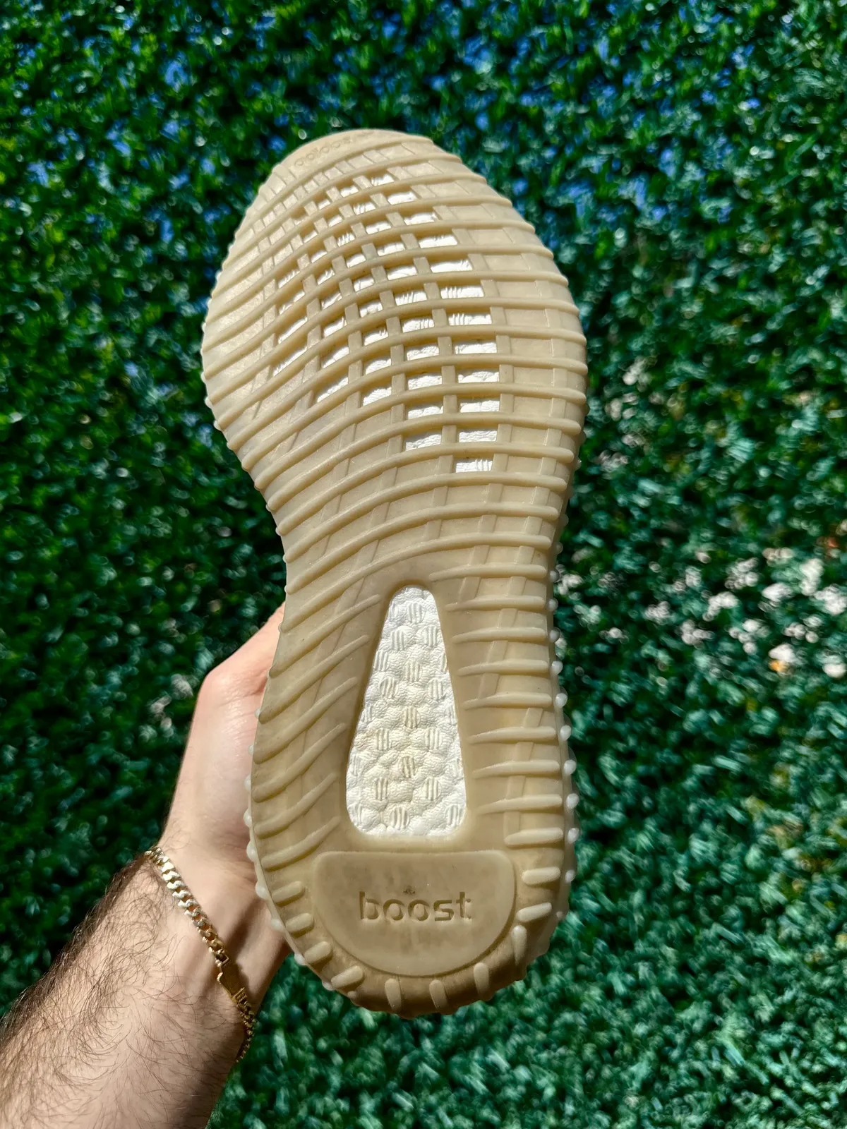 Yeezy Boost 350 V2 Tail Light — mărimea 42 2/3 — foto 2