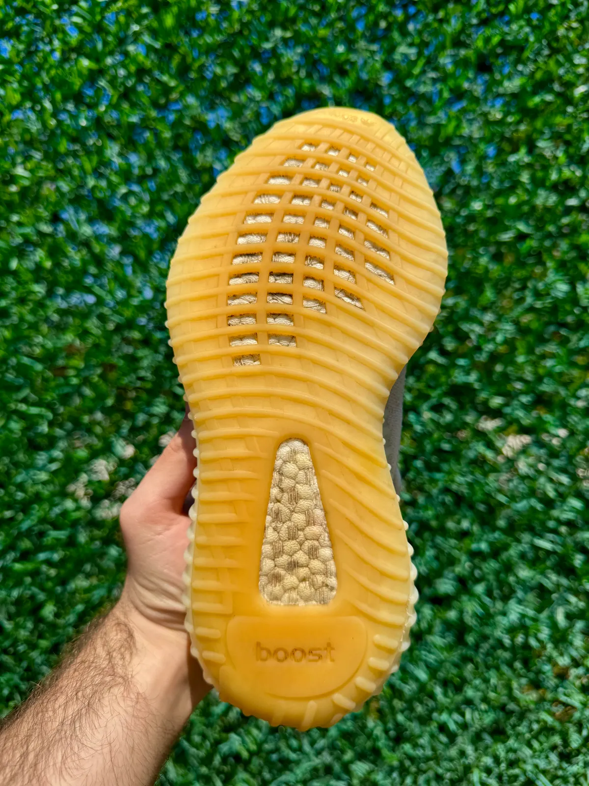 Yeezy Boost 350 V2 Bone — mărimea 37 1/3 — foto 3
