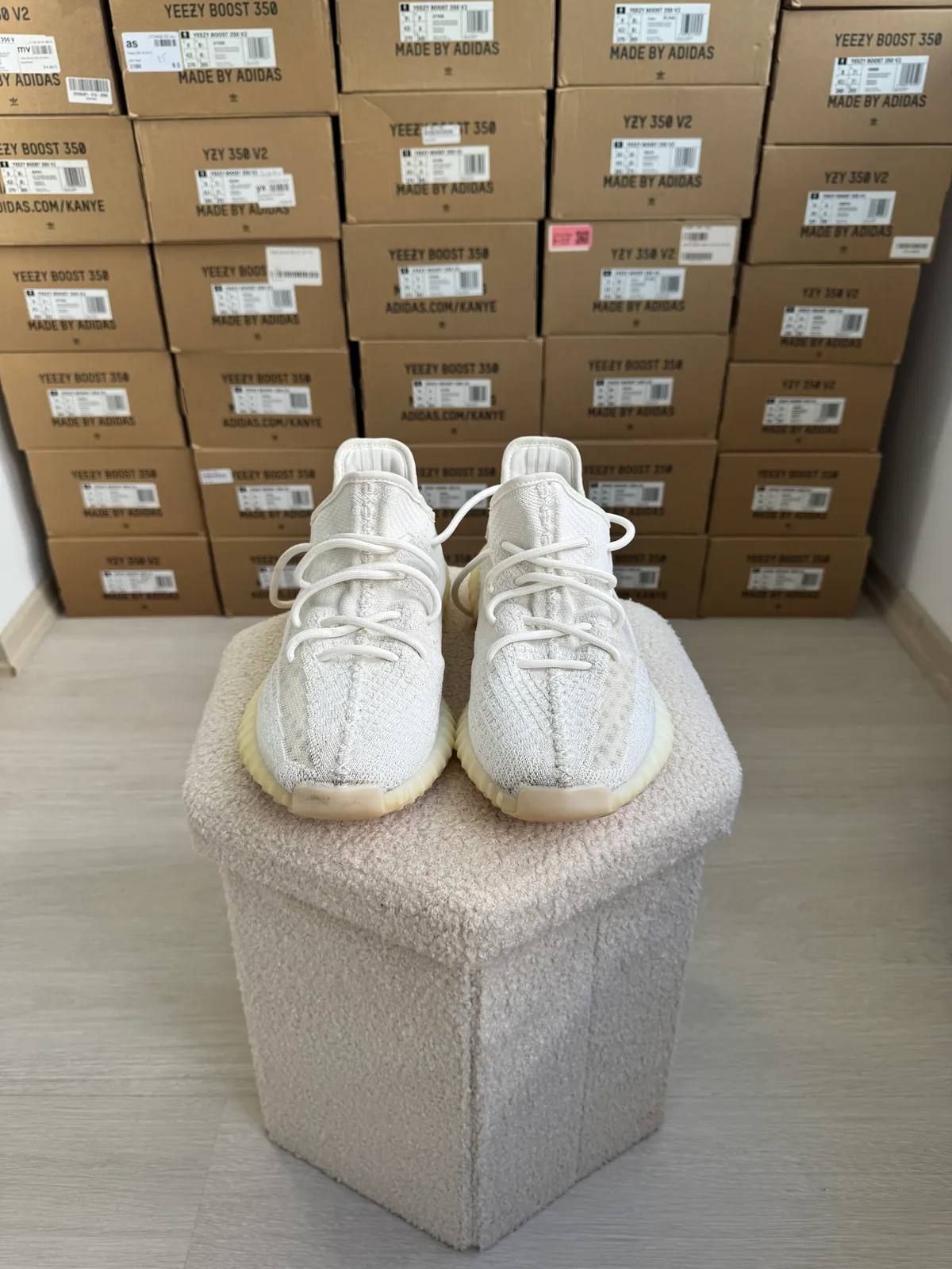 Yeezy Boost 350 V2 Bone — mărimea 44 2/3 — foto 2