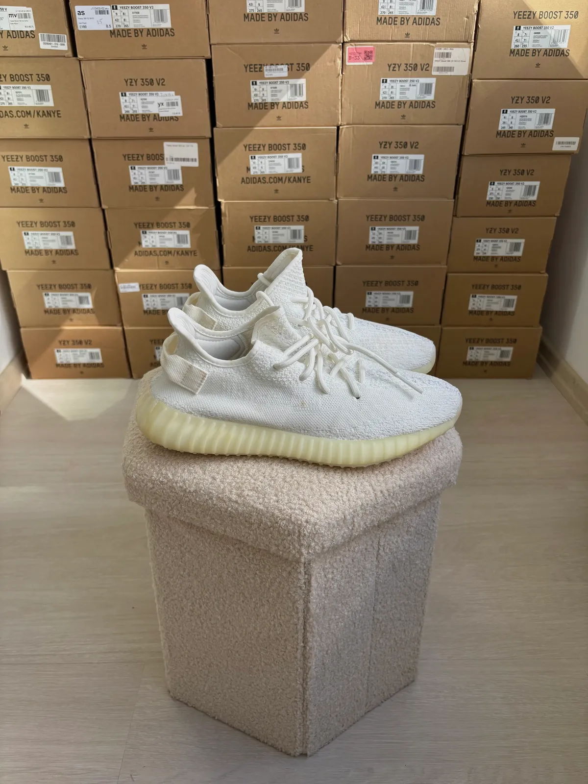 Yeezy Boost 350 V2 Cream / Triple White — mărimea 43 1/3 — foto 3
