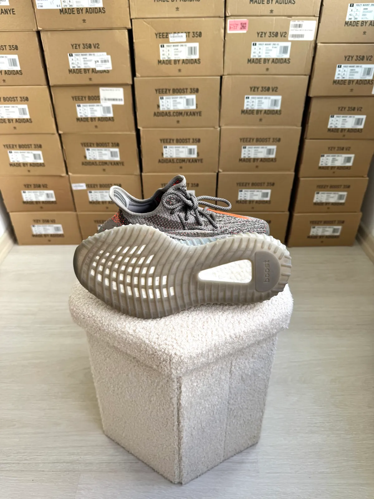 Yeezy Boost 350 V2 Beluga — mărimea 42 — foto 4