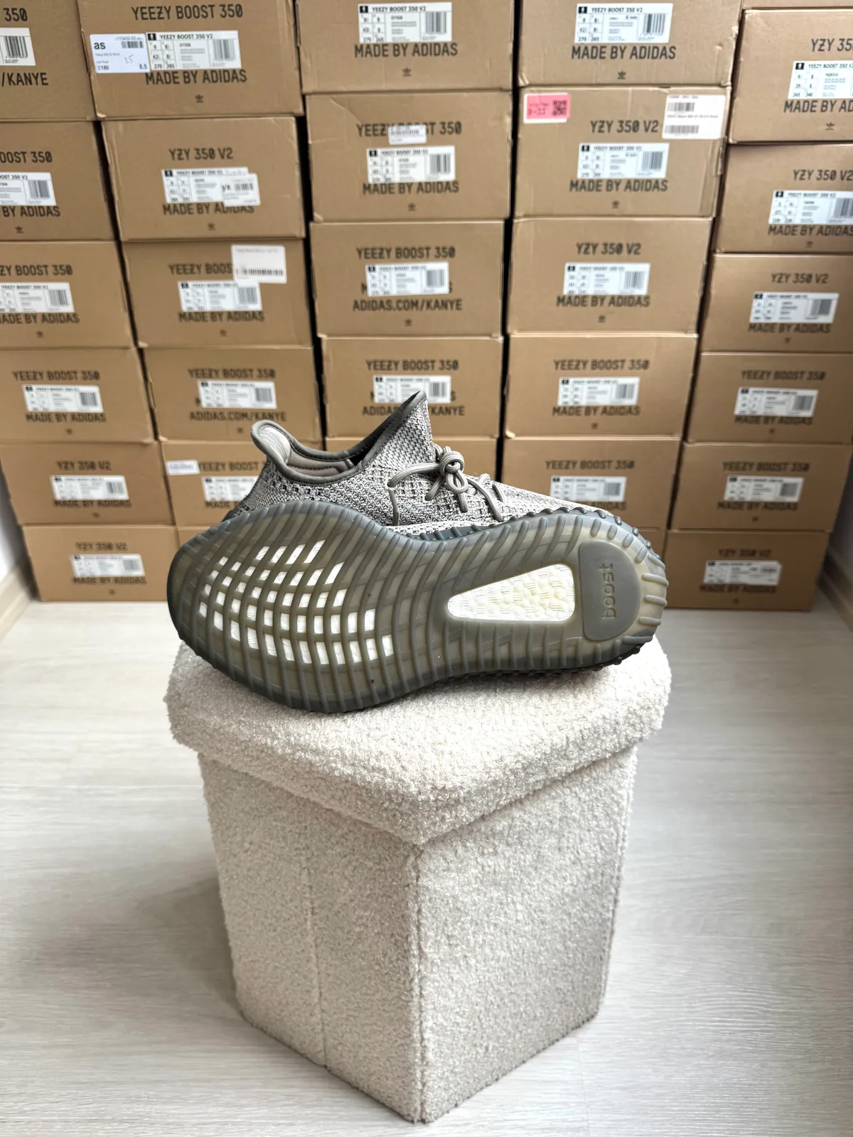 Yeezy Boost 350 V2 Ash Stone — mărimea 43 1/3 — foto 4