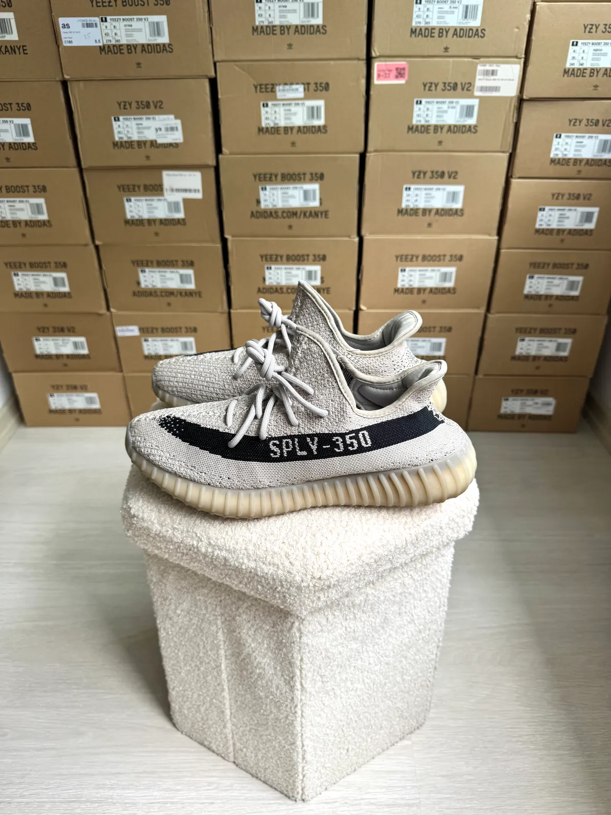 Yeezy Boost 350 V2 Slate — mărimea 44 2/3 — foto 1
