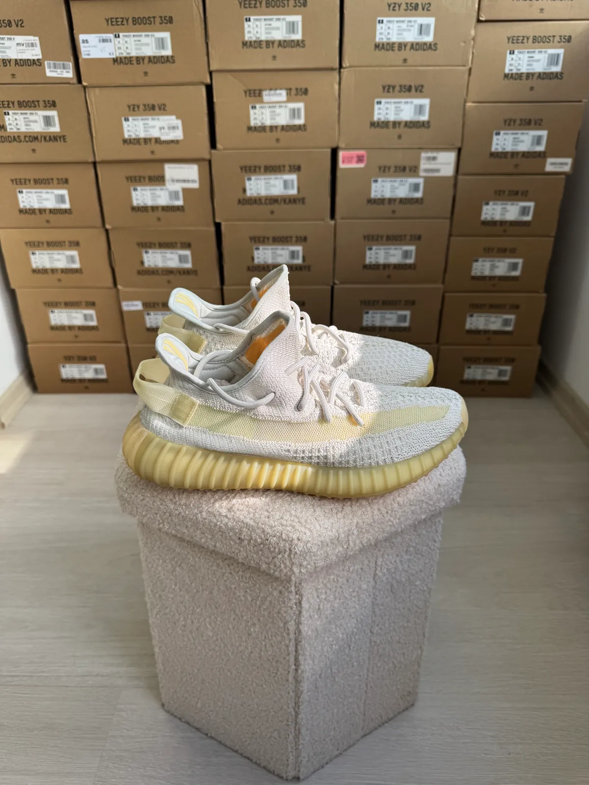 Yeezy Boost 350 V2 Light — mărimea 43 1/3 — foto 3