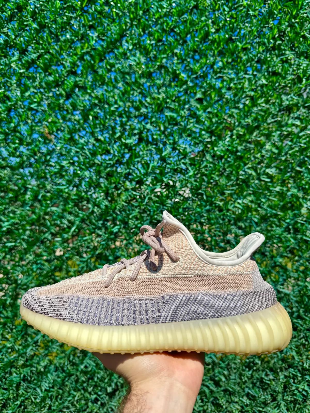Yeezy Boost 350 V2 Ash Pearl — mărimea 42 2/3 — foto 1
